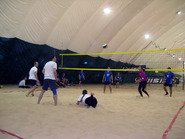 Команда Марвел играет в волейбол