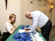 Раздача беджей