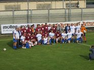 Общее фото на стадионе футбольной команды