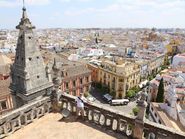 Панорама города с балкона