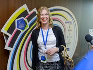 Смеющаяся девушка